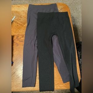 Light and dark grey fleece-lined ankle length leggings small